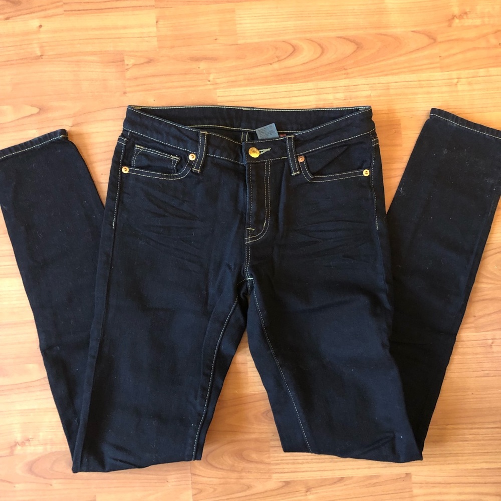 Uniqlo tarpered jeans size 4